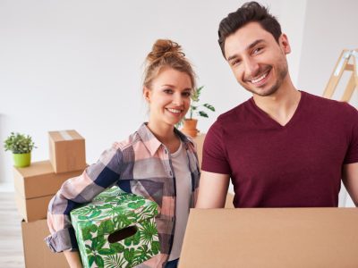 young-couple-just-move-to-their-new-apartment.jpg